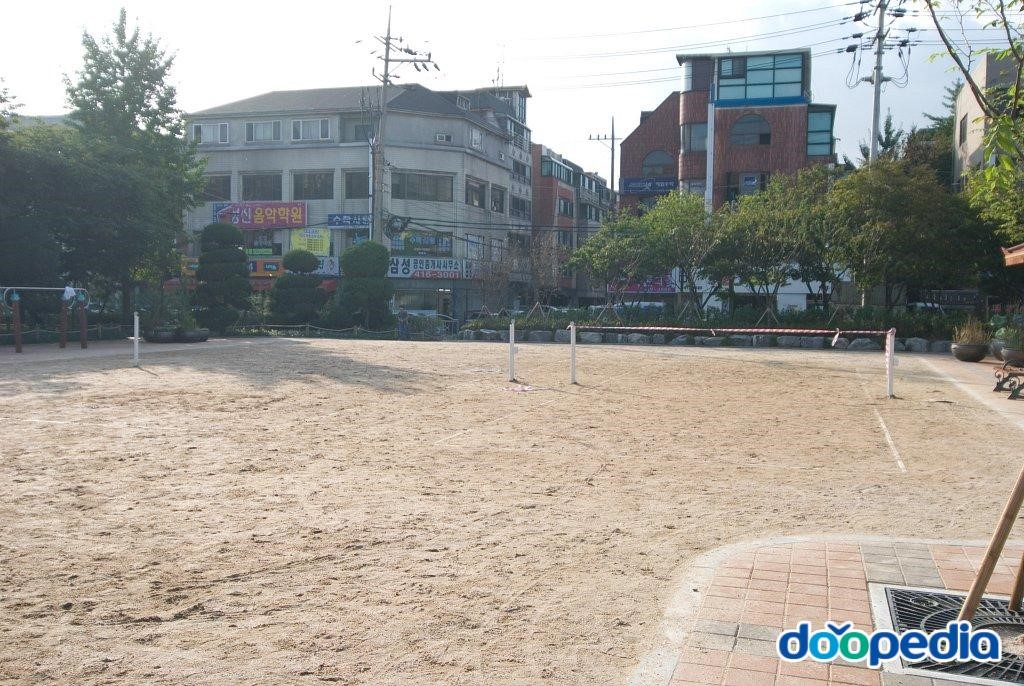 잠실근린공원 족구장.jpg
