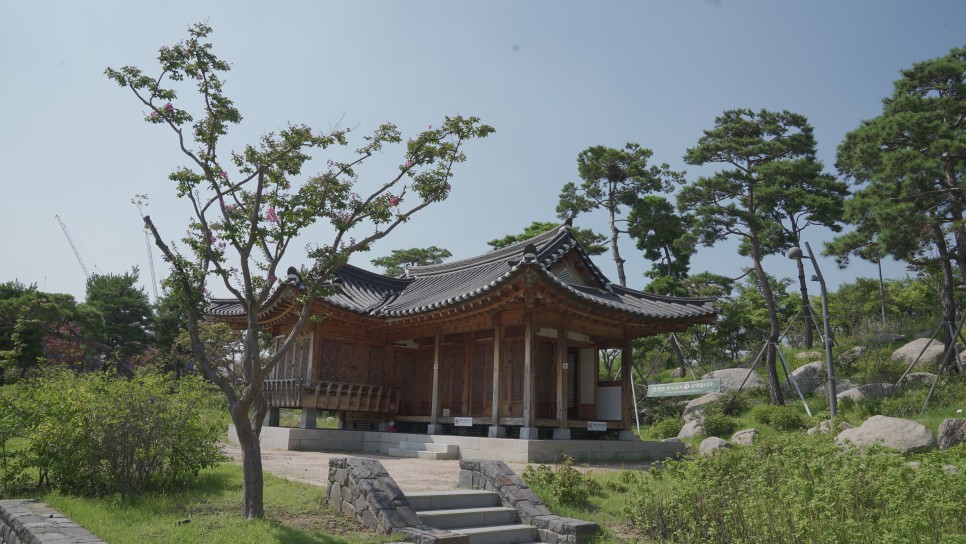 서울식물원 외부 한옥 이미지