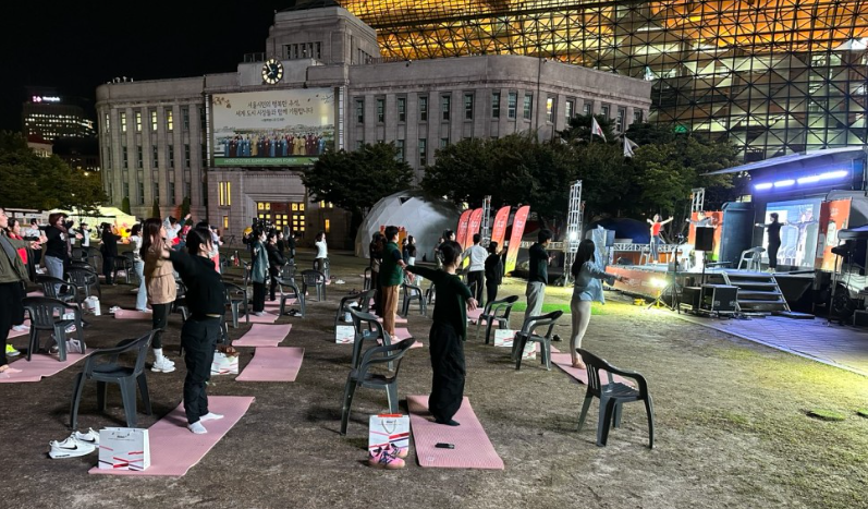 운동하는 서울광장