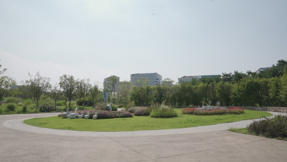 서울식물원 외부 광장 이미지