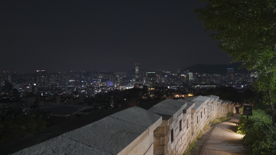 성곽외부 야경 이미지1