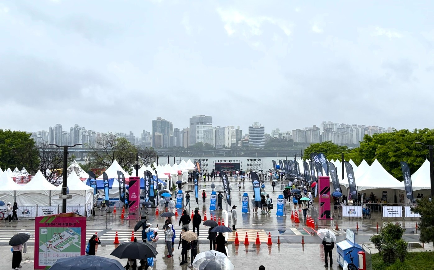 이번 서울 러너스 페스티벌은 지하철 5호선 여의나루역의 제1호 ‘러너스테이션’ 조성을 기념하기 위해 개최되었는데요. 