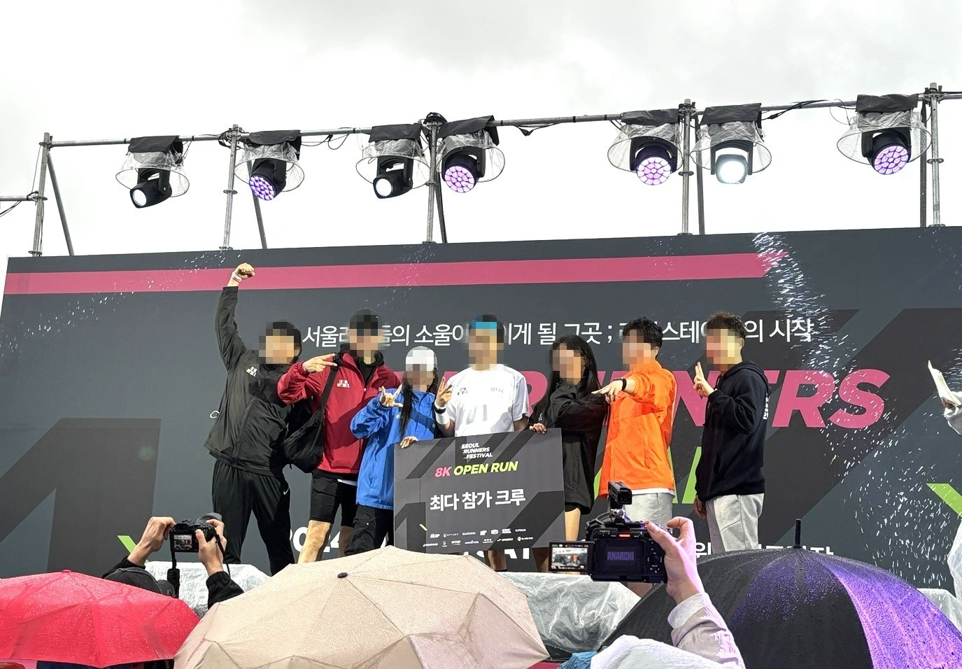 5.jpg 러닝 코치 토크쇼는 각종 마라톤 대회에서 우승하고 현역 코치로 활동 중인 전문가와 함께 이야기를 나눠보는 시간이었습니다.‘러닝 코치 토크쇼’는 운동하는 아나운서, 박지혜 아나운서가 진행을 맡았습니다.