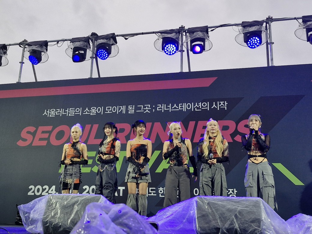 토크쇼 다음으로는 경품 추첨과 시상식이 진행되었습니다. 크루 랭킹전에서 각각 1~3위를 기록한 크루들과 최다 참가 크루에 대한 시상이 이루어졌습니다.