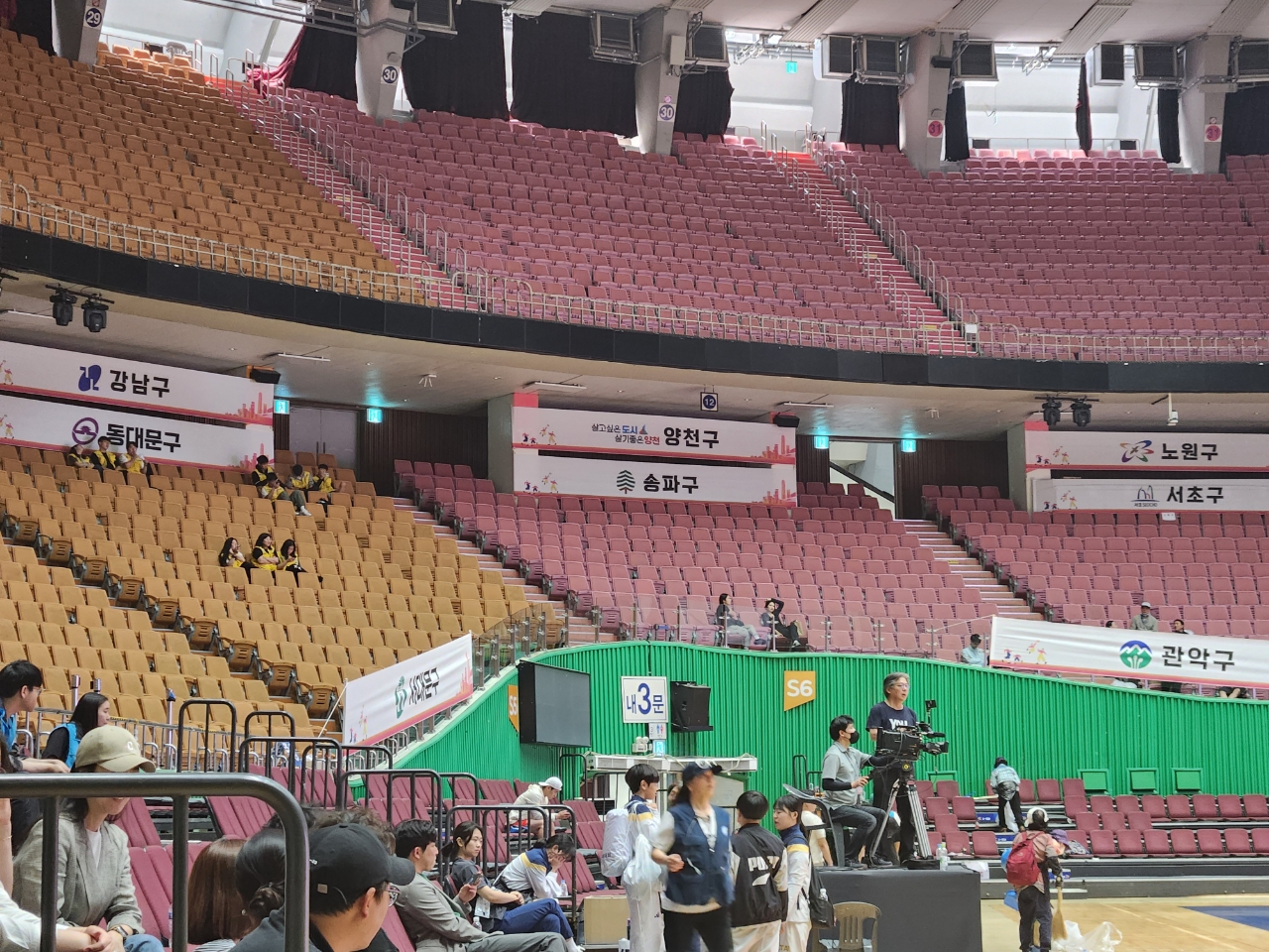 2024 서울시민 대축전은 잠실 종합운동장 일대에서 진행이 되었습니다