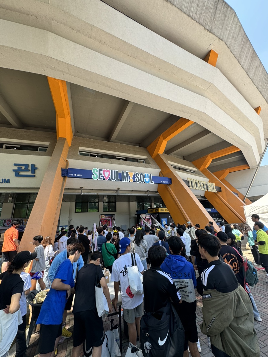 333.jpg 강태선 회장님은 블랙야크, 동진레저 , 서울특별시체육회 회장직을 겸임하고 계십니다