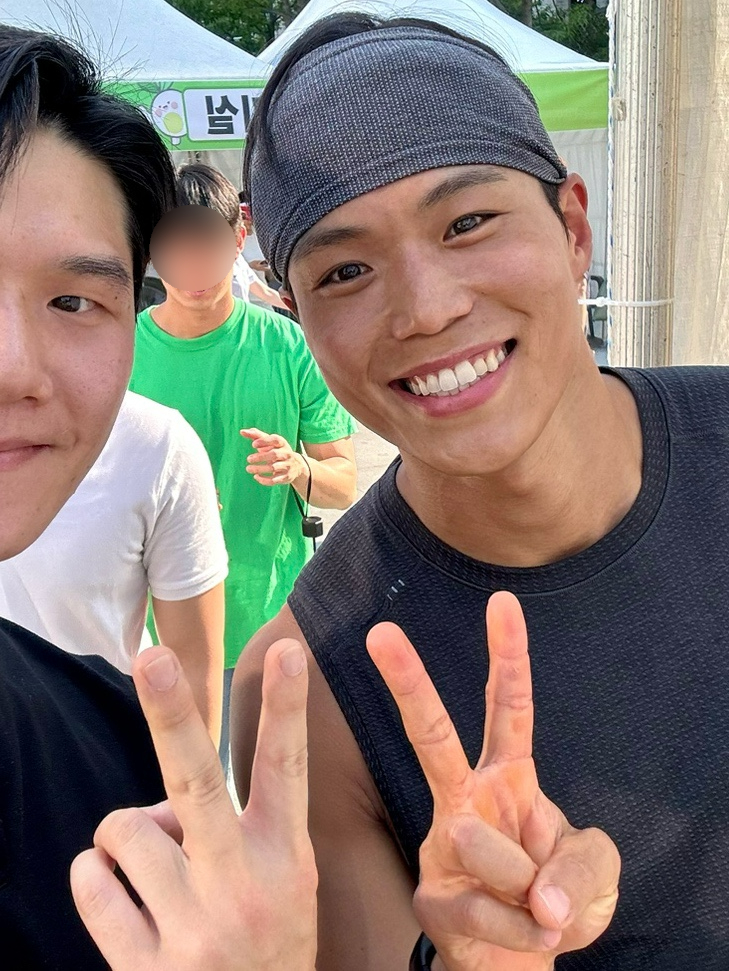 오늘 손목닥터 9988 100만 기념행사에서 많은 분들과 함께한 소중한 시간이었습니다