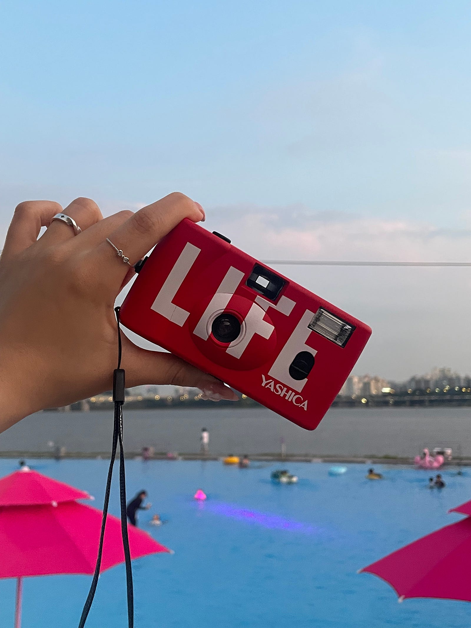 한강뮤직퐁당은 [서울시공공서비스예약] 사이트에서, 선착순 신청으로 예매가 가능합니다