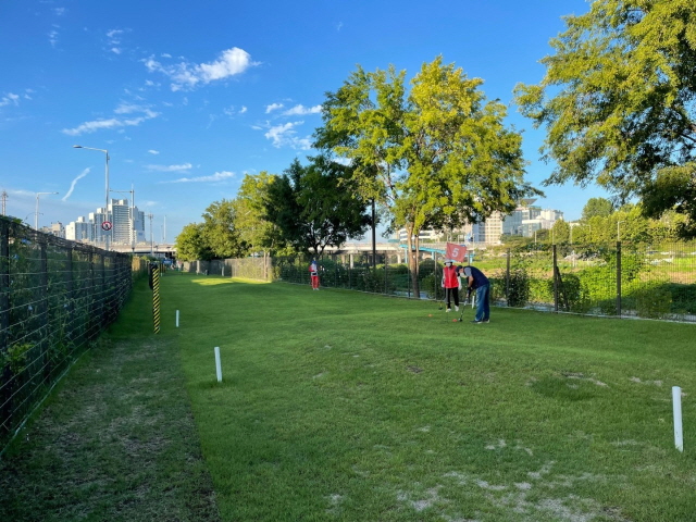 그럼 일반적인 골프와는 어떤게 다를까요?